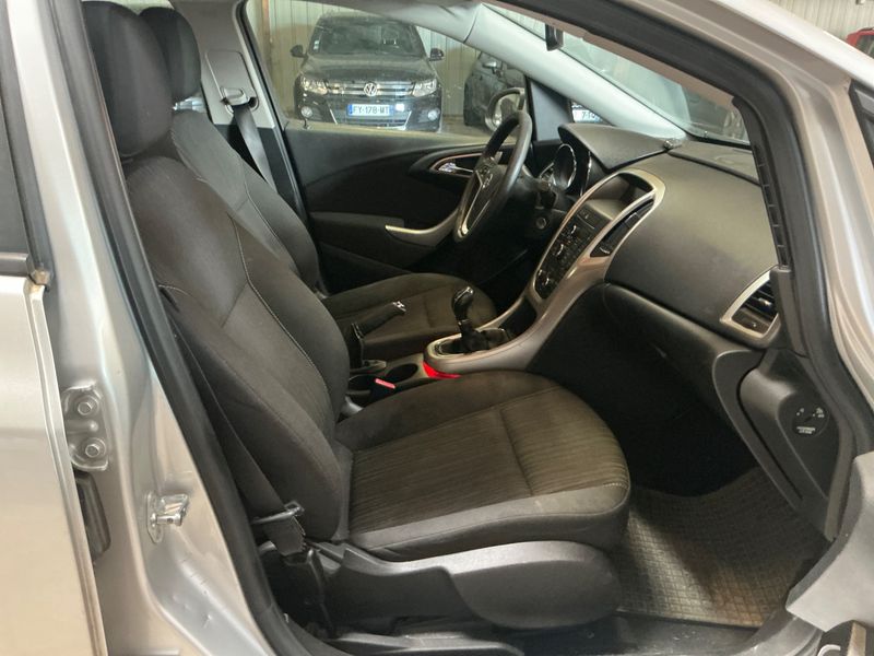 Opel Astra 1.7 CDTI Enjoy 2011 – снимка 3