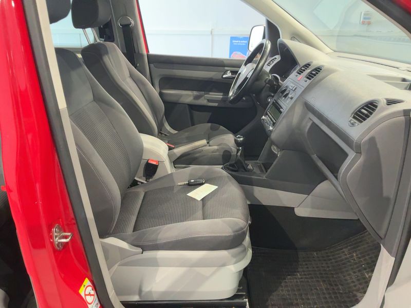 Volkswagen Caddy 2.0 TDI Maxi Life Team 2010 – снимка 17