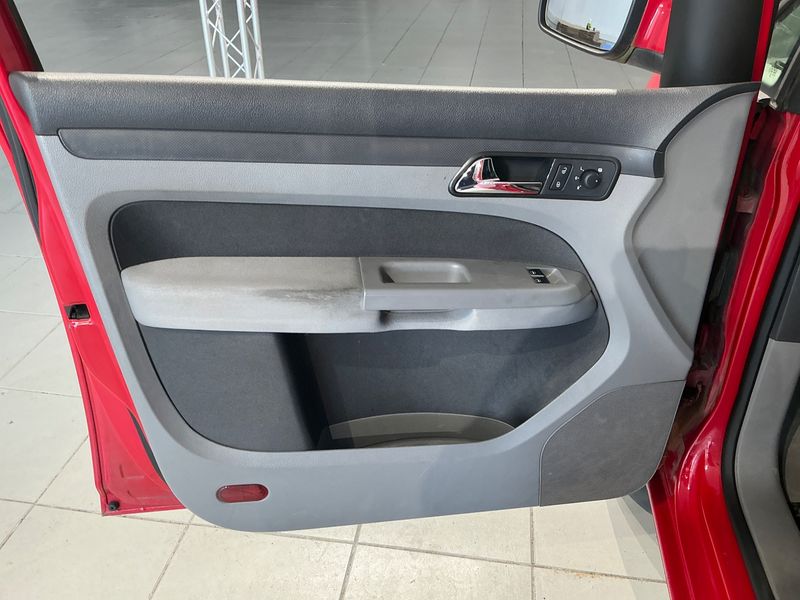 Volkswagen Caddy 2.0 TDI Maxi Life Team 2010 – снимка 35