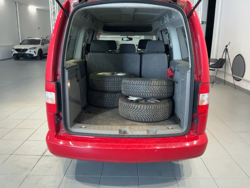 Volkswagen Caddy 2.0 TDI Maxi Life Team 2010 – снимка 16