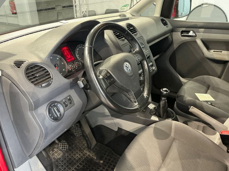 Volkswagen Caddy 2.0 TDI Maxi Life Team 2010 – снимка 33