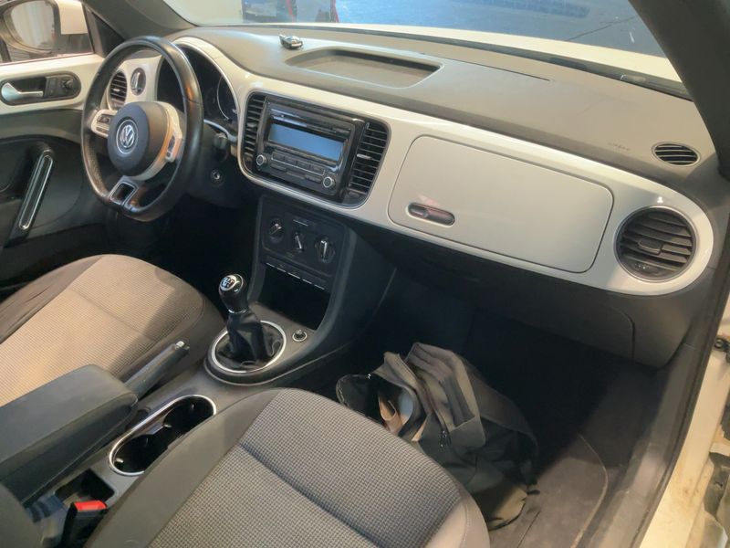 Volkswagen Beetle 1.2 TSI Design 2014 – снимка 17