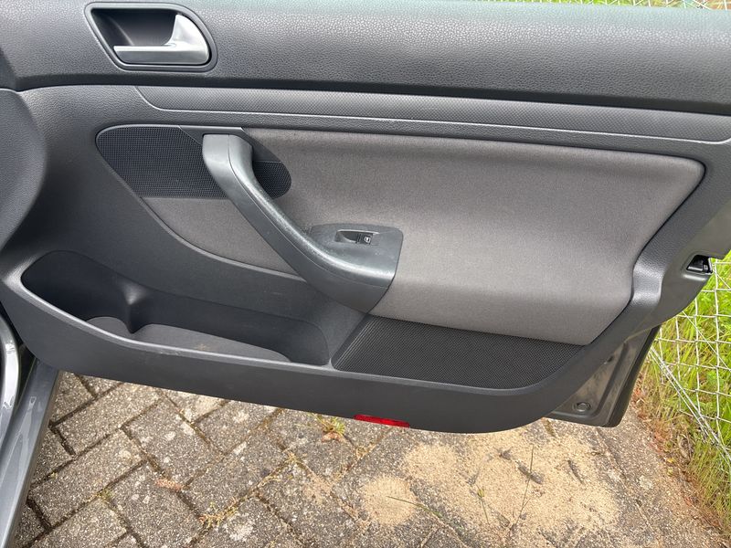 Volkswagen Golf V 1.6 FSI Trendline 2006 – снимка 30