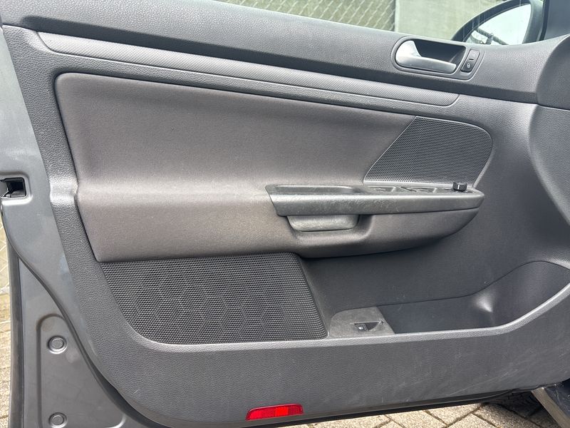 Volkswagen Golf V 1.6 FSI Trendline 2006 – снимка 26