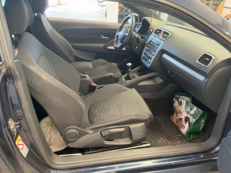 Volkswagen Scirocco 2.0 TDI 2010 – снимка 16