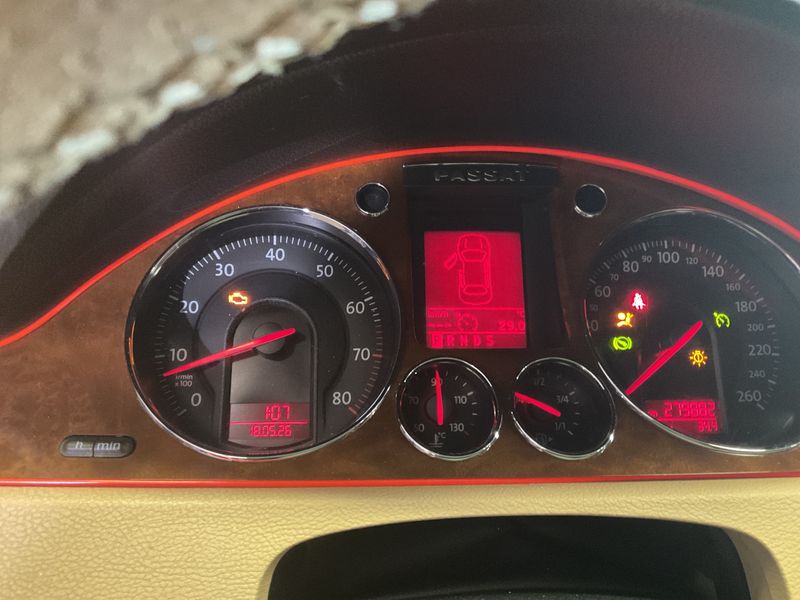 Volkswagen Passat 2.0 FSI Highline 2005 – снимка 25