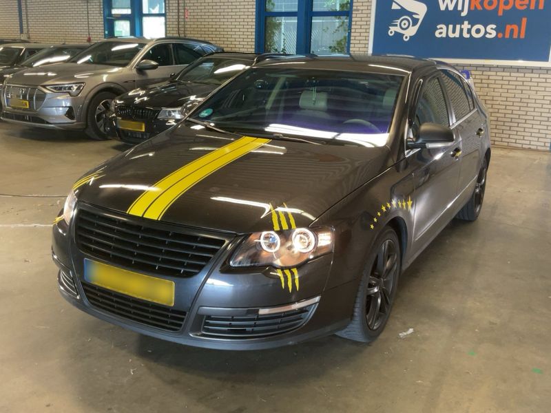 Volkswagen Passat 2.0 FSI Highline 2005 – снимка 1