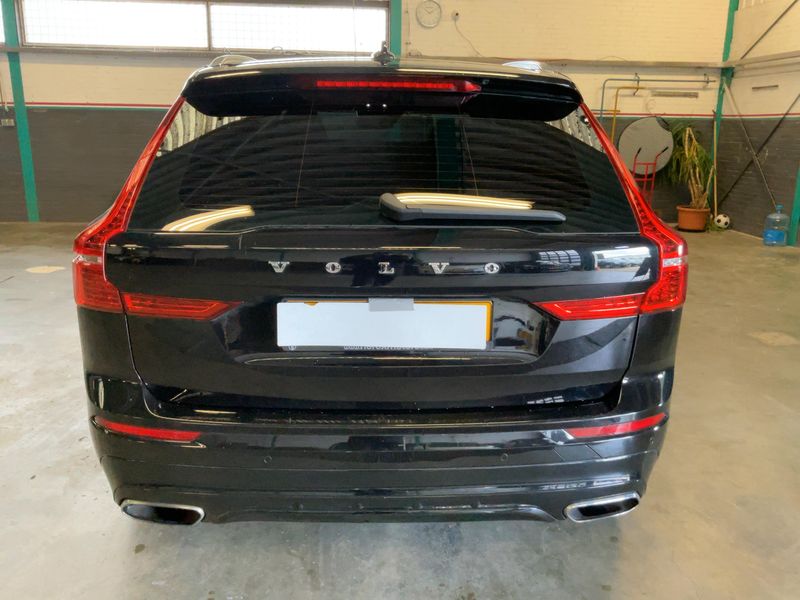 Volvo XC60 2.0 T6 Plug-in Hybrid R-Design AWD 2018 – снимка 7