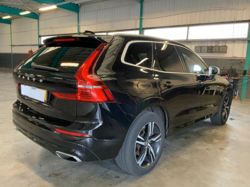 Volvo XC60 2.0 T6 Plug-in Hybrid R-Design AWD 2018 – снимка 8
