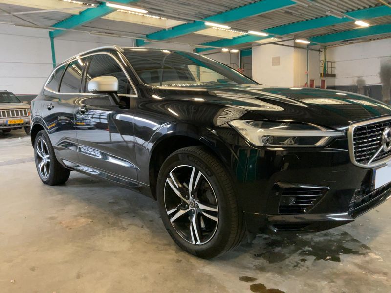 Volvo XC60 2.0 T6 Plug-in Hybrid R-Design AWD 2018 – снимка 12