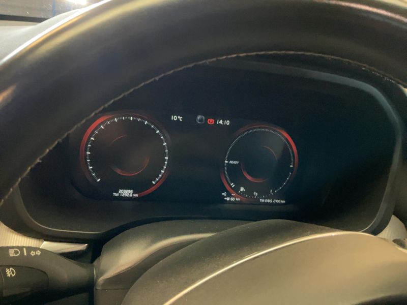 Volvo XC60 2.0 T6 Plug-in Hybrid R-Design AWD 2018 – снимка 18