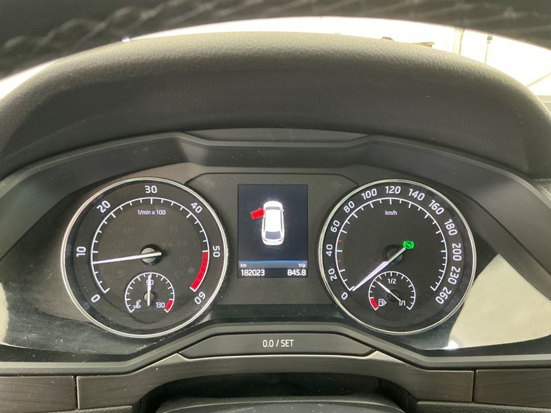 Skoda Superb 2.0 TDI Style 2017 – снимка 19