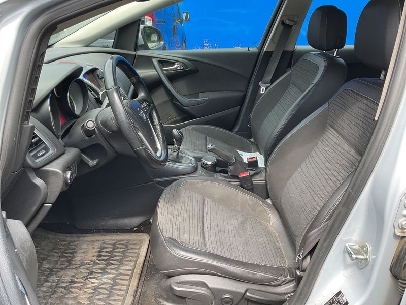 Opel Astra 1.6 CDTI DPF Selection 2014 – снимка 3