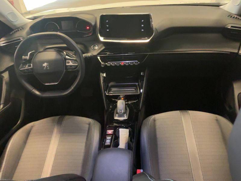Peugeot 2008 1.2 PureTech Allure 2021 – снимка 17