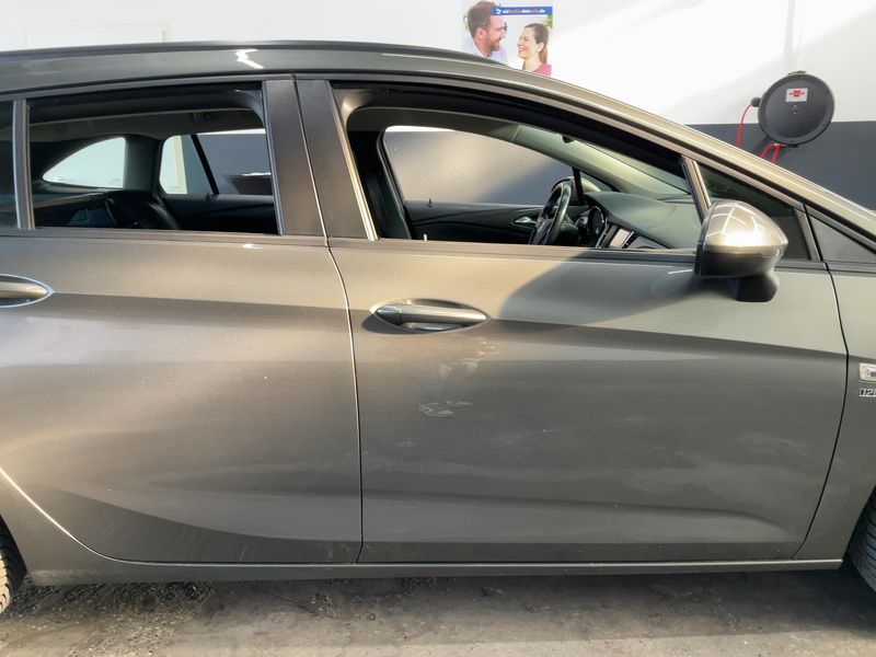 Opel Astra 1.6 CDTI 120 Jahre Start/Stop 2019 – снимка 10