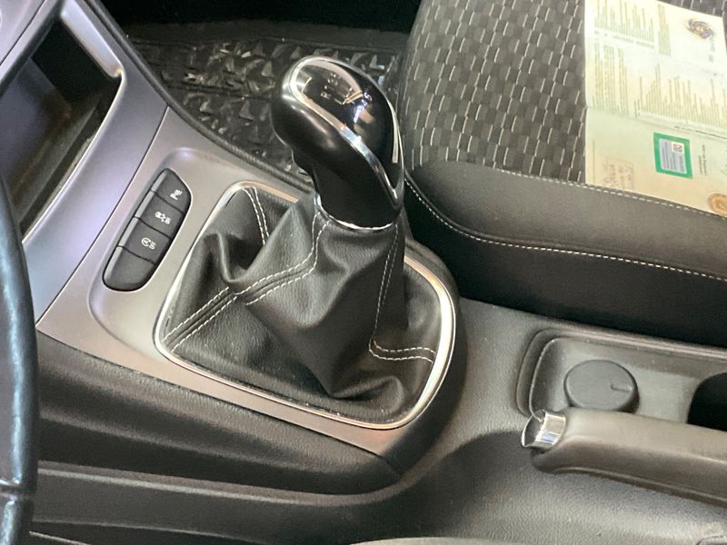 Opel Astra 1.6 CDTI 120 Jahre Start/Stop 2019 – снимка 28