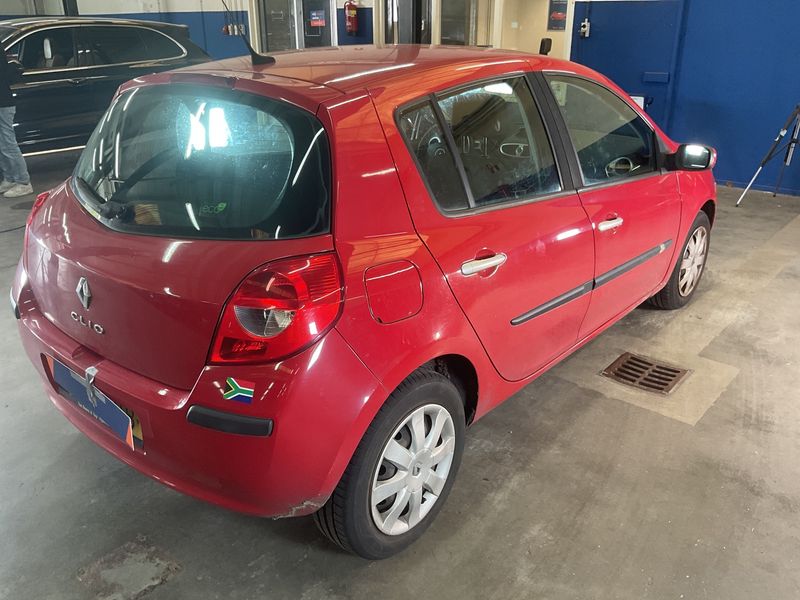 Renault Clio 1.2 Authentique 2008 – снимка 2