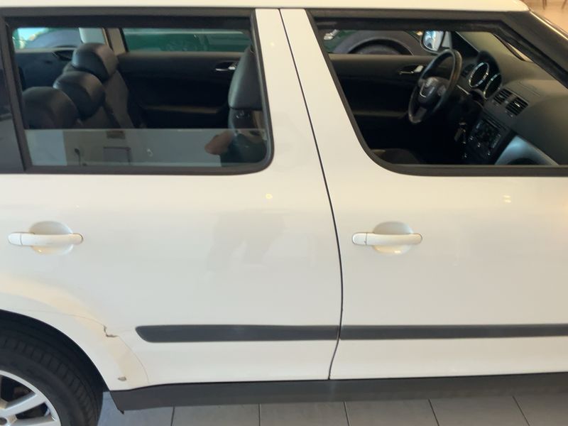 Skoda Yeti 2.0 TDI Experience 4x4 2010 – снимка 10