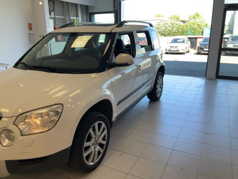 Skoda Yeti 2.0 TDI Experience 4x4 2010 – снимка 2