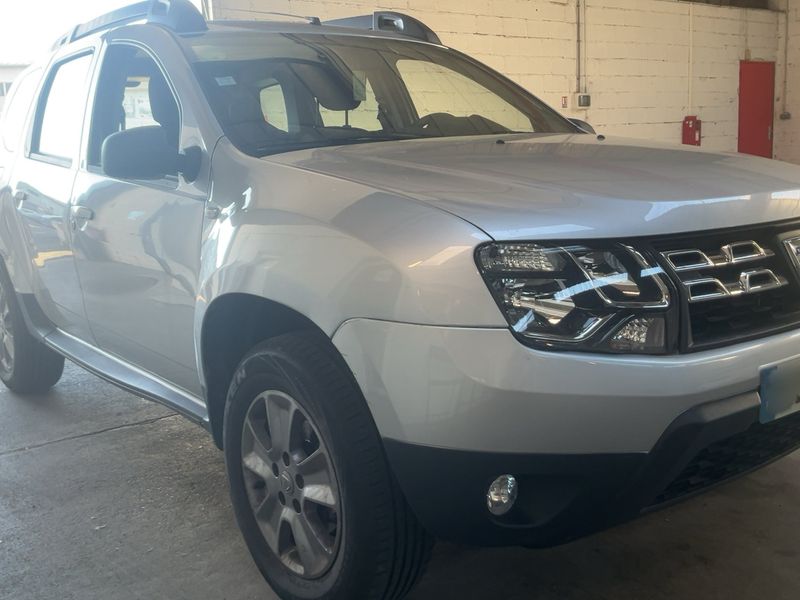 Dacia Duster 1.5 dCi Lauréate Plus 4x2 2017 – снимка 12