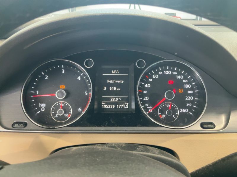 Volkswagen Passat 2.0 TDI Comfortline BlueMotion Tech 2013 – снимка 18