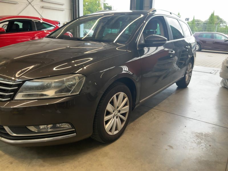 Volkswagen Passat 2.0 TDI Comfortline BlueMotion Tech 2013 – снимка 2