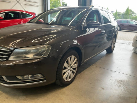Volkswagen Passat 2.0 TDI Comfortline BlueMotion Tech 2013 – снимка 2