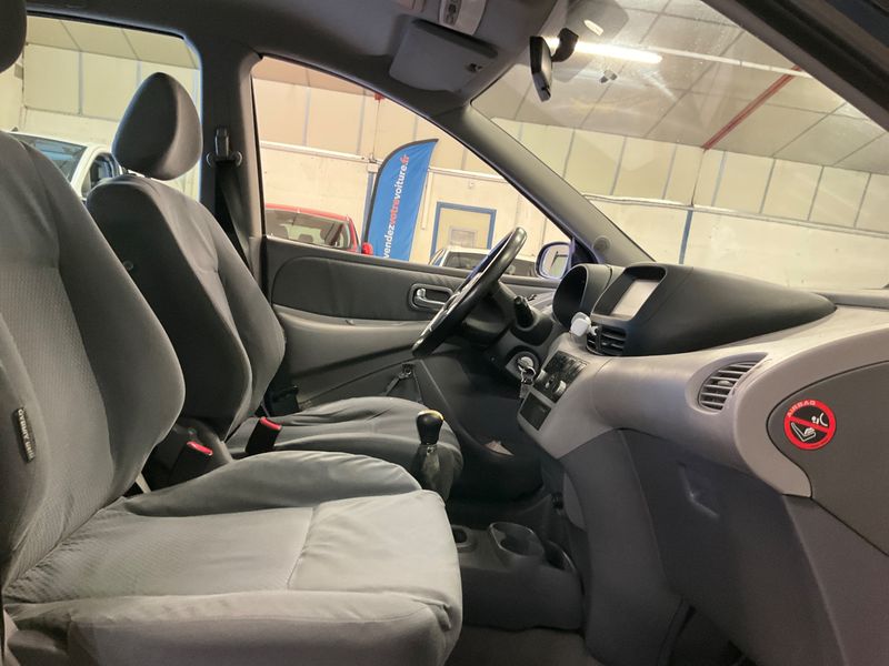 Nissan Almera Tino 2.2 dCi Visia 2005 – снимка 3
