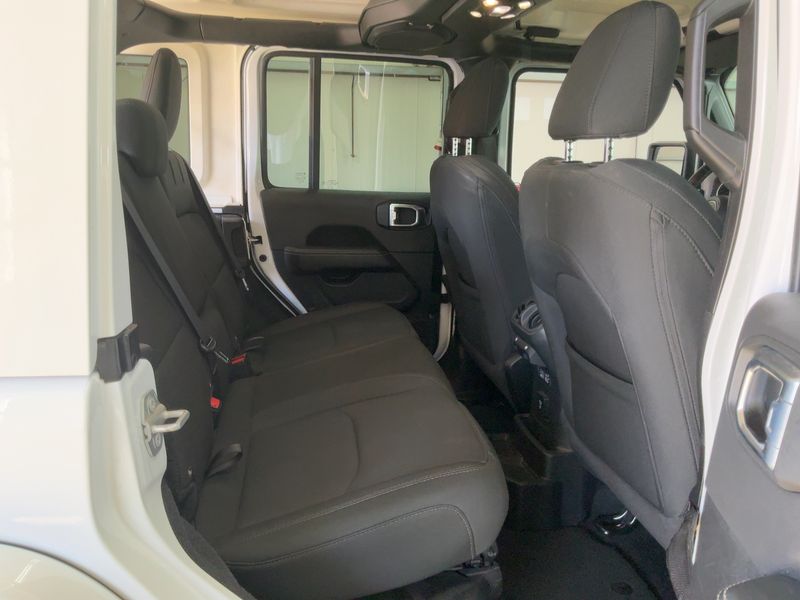 Jeep Wrangler Unlimited 2.0 4xe Plug-in Hybrid Sahara 2021 – снимка 19