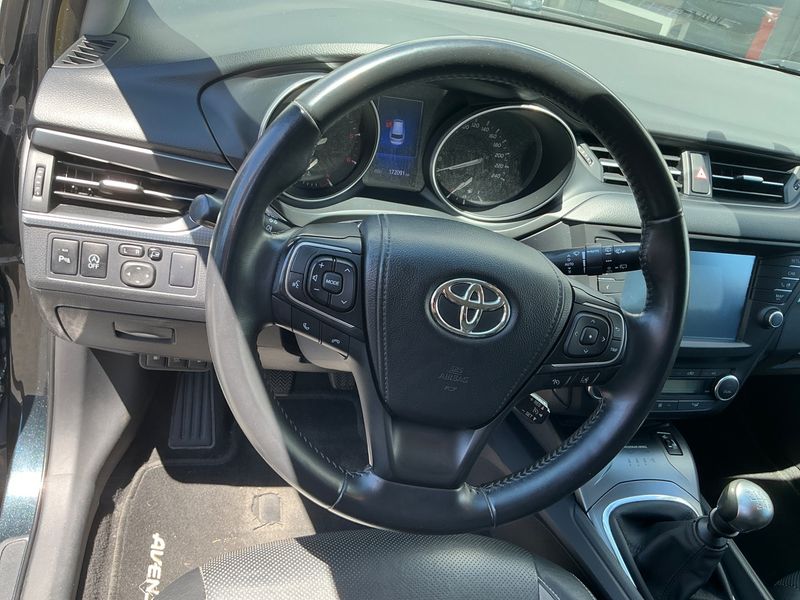 Toyota Avensis 2.0 D-4D Executive 2015 – снимка 25