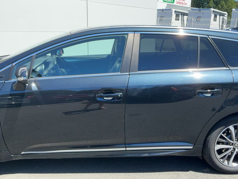 Toyota Avensis 2.0 D-4D Executive 2015 – снимка 4