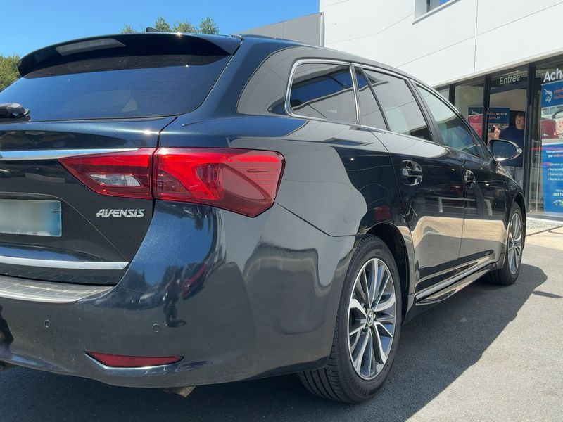 Toyota Avensis 2.0 D-4D Executive 2015 – снимка 8