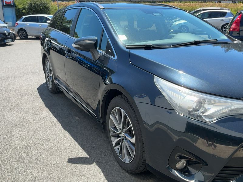 Toyota Avensis 2.0 D-4D Executive 2015 – снимка 12