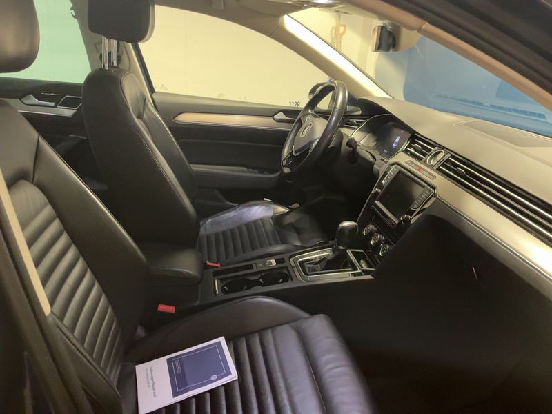 Volkswagen Passat 2.0 TDI Highline BlueMotion Tech 2015 – снимка 17
