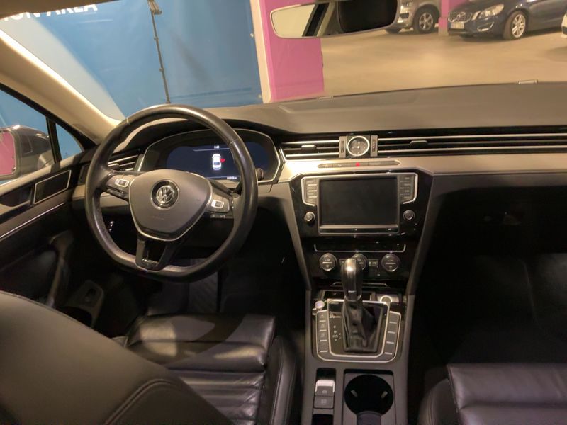 Volkswagen Passat 2.0 TDI Highline BlueMotion Tech 2015 – снимка 18