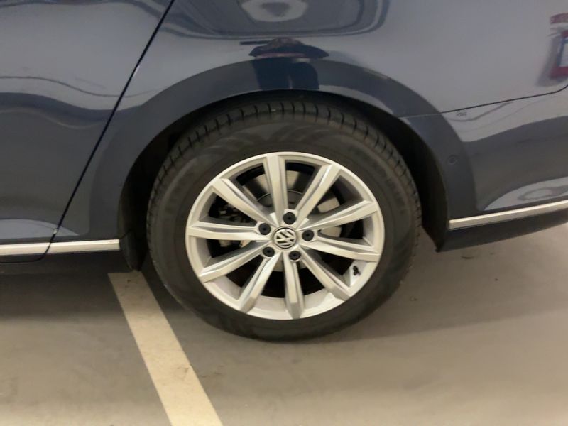 Volkswagen Passat 2.0 TDI Highline BlueMotion Tech 2015 – снимка 5