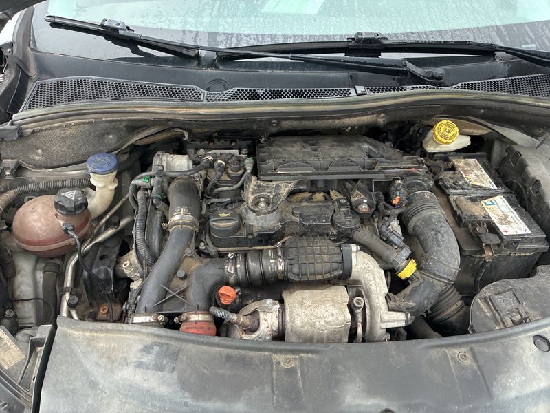Peugeot 2008 1.6 e-HDi Style 2015 – снимка 8