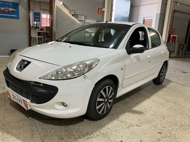 Peugeot 206+ 1.4 HDi Basis 2011 – снимка 1