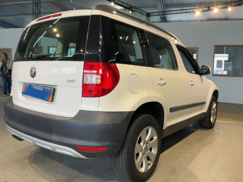 Skoda Yeti 1.2 TSI Active 2010 – снимка 8
