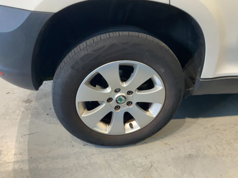 Skoda Yeti 1.2 TSI Active 2010 – снимка 9