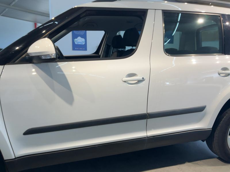 Skoda Yeti 1.2 TSI Active 2010 – снимка 4