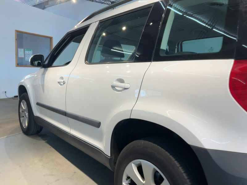 Skoda Yeti 1.2 TSI Active 2010 – снимка 6