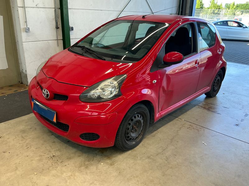Toyota Aygo 1.0 Cool 2010 – снимка 1