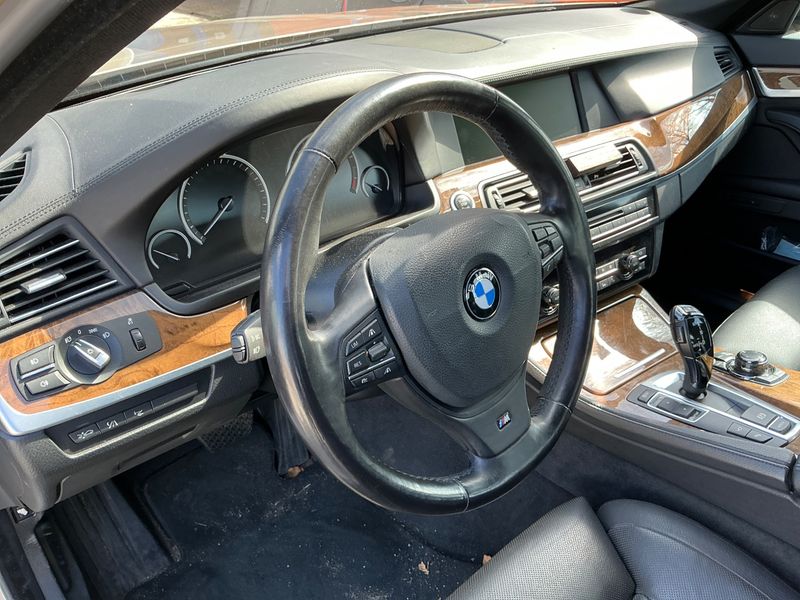 BMW 5er 550i 2012 – снимка 35