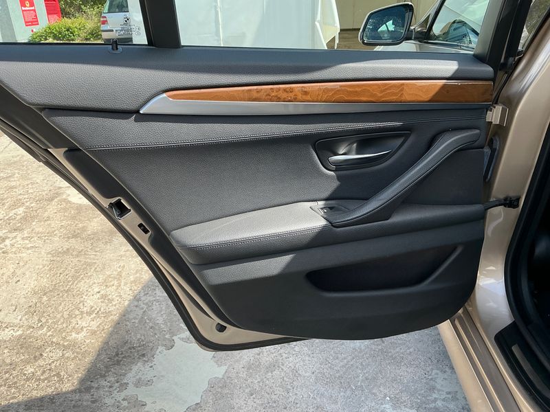 BMW 5er 550i 2012 – снимка 27