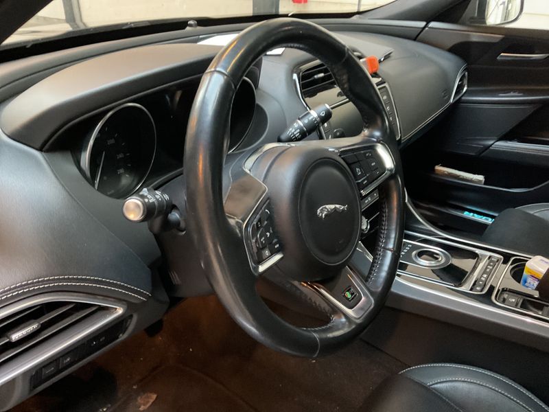 Jaguar XE 25t R-Sport 2016 – снимка 23