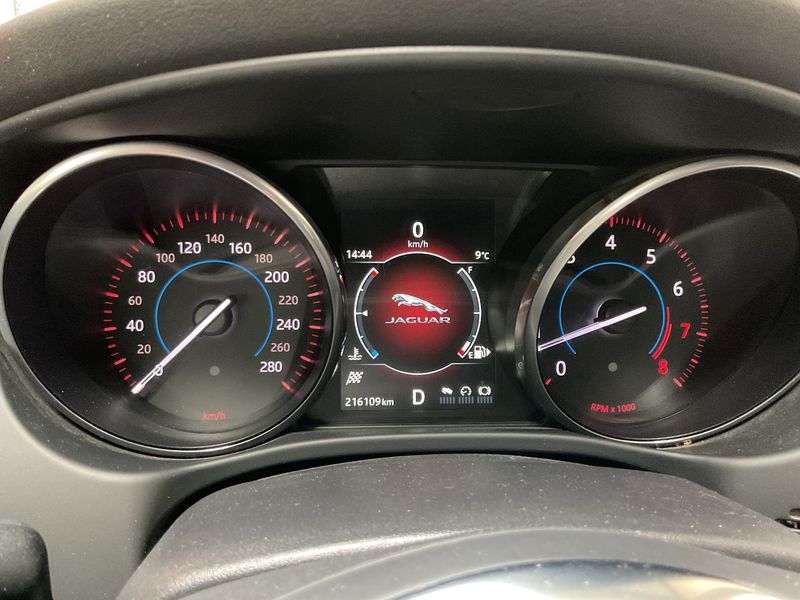 Jaguar XE 25t R-Sport 2016 – снимка 18