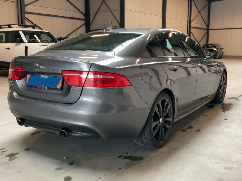 Jaguar XE 25t R-Sport 2016 – снимка 8