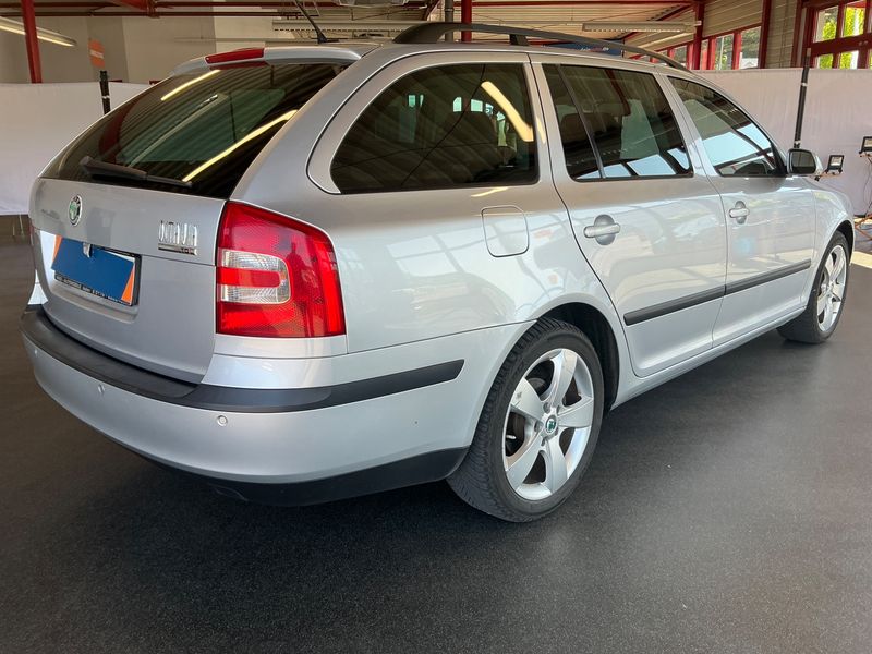 Skoda Octavia 2.0 TDI Elegance 2008 – снимка 2