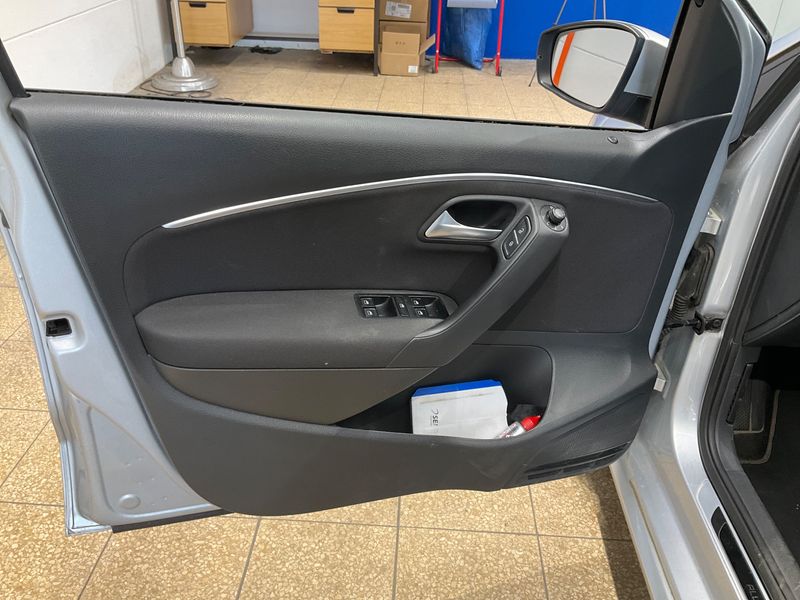 Volkswagen Polo 1.4 TDI Allstar BlueMotion Tech 2016 – снимка 23